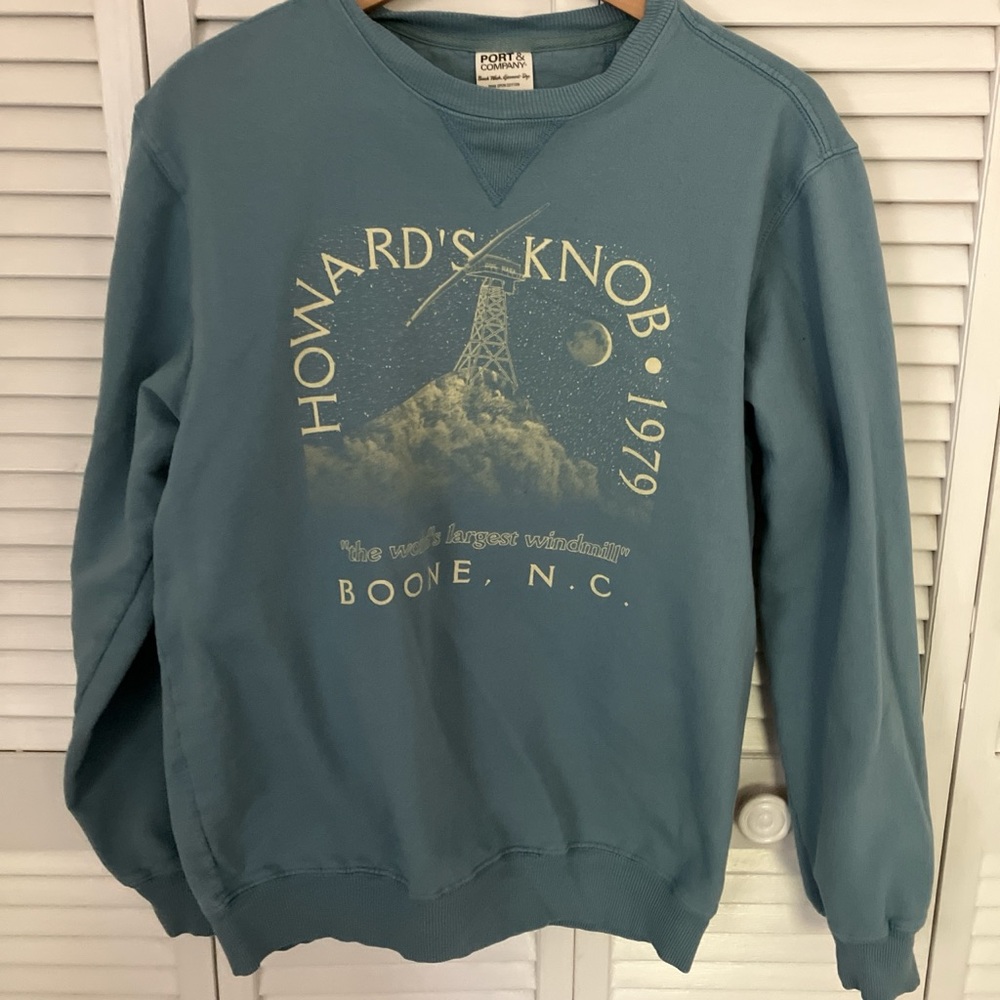Mast General Store Light blue sweatshirt Howard’s Knob Boone NC